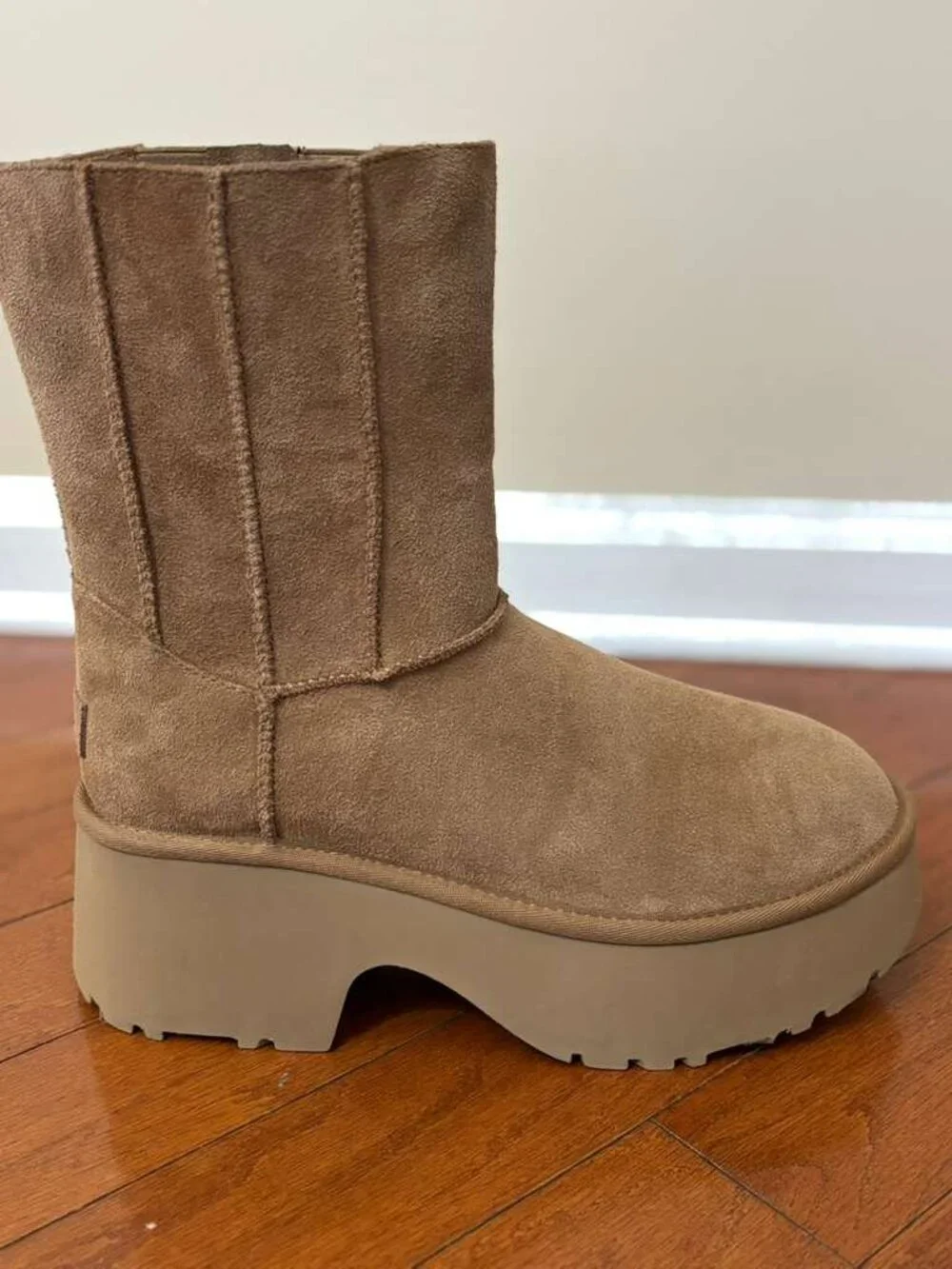 UGG Women's Classic Twin Seam New Heights Hickory Platform Boots 1158313 size 10